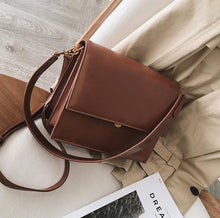 Load image into Gallery viewer, Fashion Crocodile Chains Women's Designer Handbags High Quality PU Leather Women Totes Ladies Alligator Shoulder Crossbody Bags