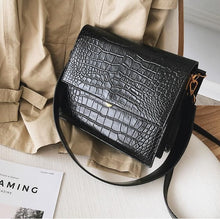 Load image into Gallery viewer, Fashion Crocodile Chains Women&#39;s Designer Handbags High Quality PU Leather Women Totes Ladies Alligator Shoulder Crossbody Bags